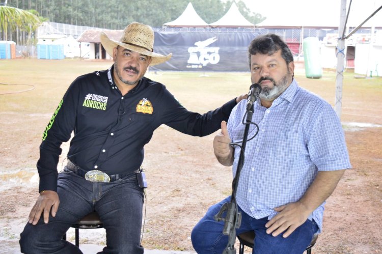 Em Naviraí, Carlos Bernardo participa do Programa Rodeio e Companhia