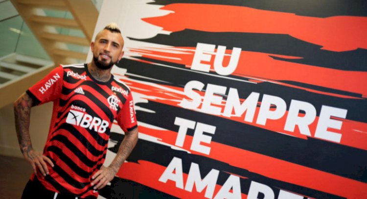 Flamengo lança nova camisa em homenagem à torcida; veja imagens