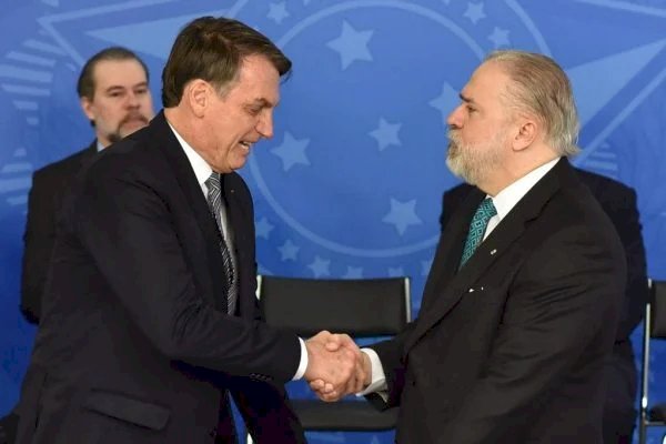 Bolsonaro indica aliado de Aras para comitê na ONU