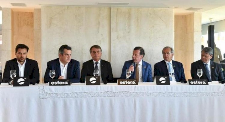 Em almoço em SP, Bolsonaro lamenta operação da PF e critica quebra de sigilo