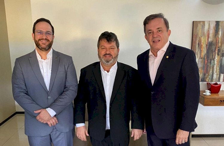 Carlos Bernardo se reúne com Conselheiro da Educação em Brasília