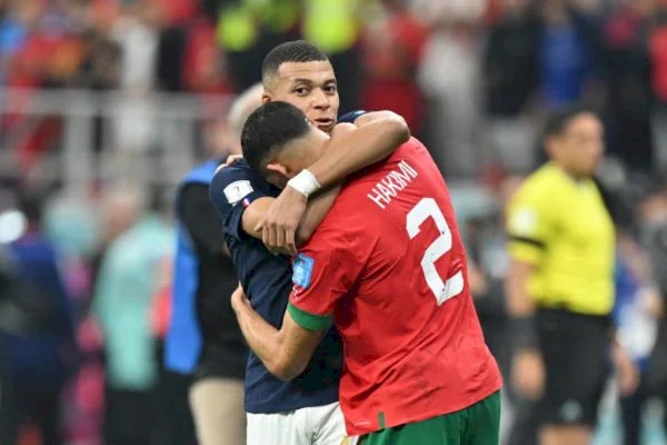 Mbappé manda mensagem a amigo Hakimi após França vencer Marrocos