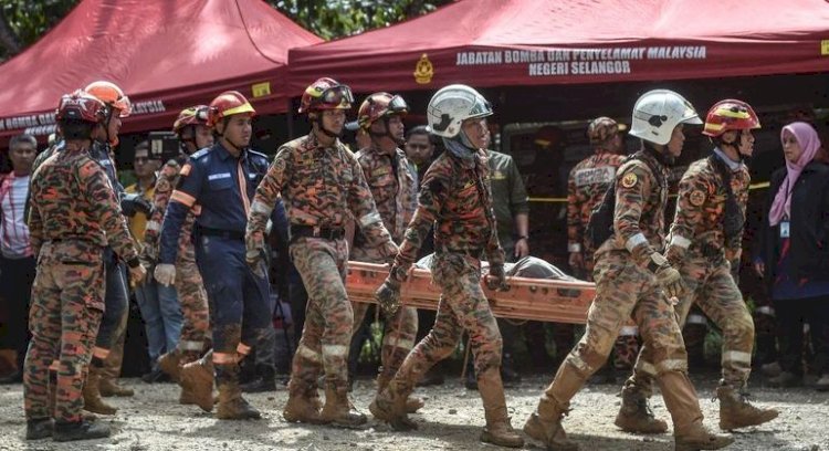 Deslizamento de terra deixa 16 mortos e 17 desaparecidos na Malásia