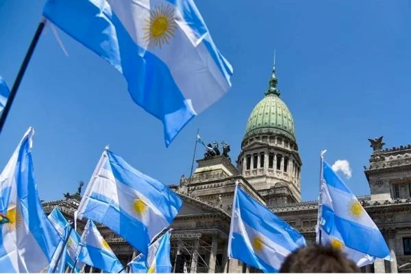 Inflação anual na Argentina chega a 92,4%, a maior em três décadas