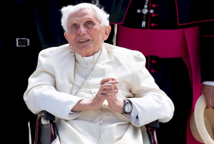 Estado de papa emérito Bento 16 é grave, mas continua estável