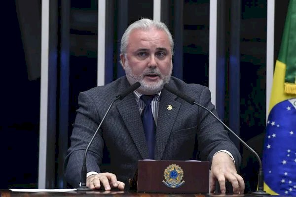 Indicado para Petrobras, Prates renuncia ao mandato no Senado