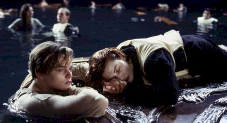 James Cameron admite que Jack poderia ter subido na porta com Rose e sobrevivido, em 'Titanic'