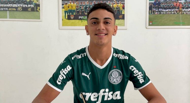 Inspiração em Van Dijk, 16 anos e 1,94m de altura: conheça a nova aposta da base do Palmeiras
