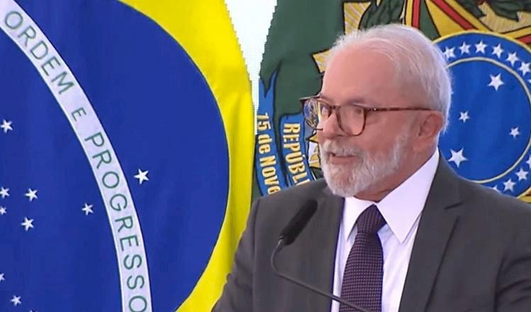 Mais Médicos: Lula pede brasileiros, mas diz que nacionalidade não importa