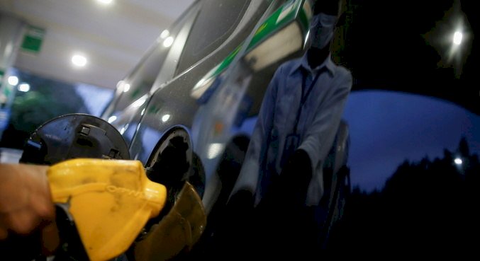 Petrobras reduz preço do diesel para as distribuidoras em R$ 0,18 por litro