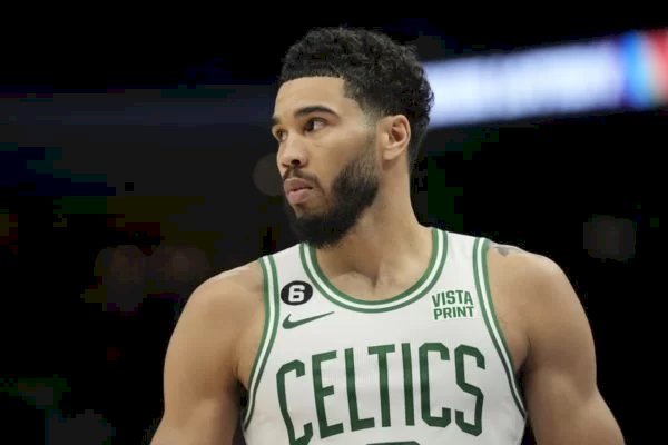 Celtics esmagam Bucks no duelo entre líderes da Conferência Leste