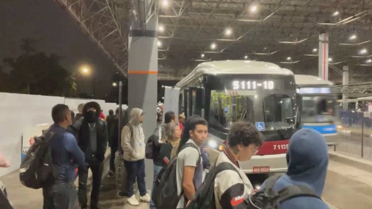 Paralisação de 9 empresas atrasa saída de ônibus em São Paulo; circulação está sendo normalizada, diz SPTrans