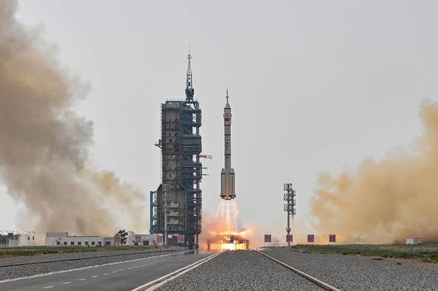 Missão espacial da China decola com sucesso em esforço para alcançar nível dos EUA e Rússia