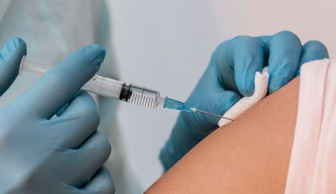 Doses da vacina contra a dengue chegam ao Brasil nesta semana
