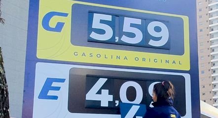 Preço do diesel recua R$ 1,39 e o da gasolina sobe R$ 0,63 nos postos neste ano