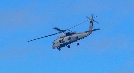Helicóptero militar cai no mar na Austrália com quatro ocupantes