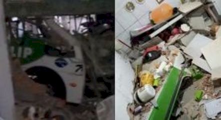 Sobe para 26 o número de feridos após ônibus atingir carro e invadir casas em Barueri (SP)