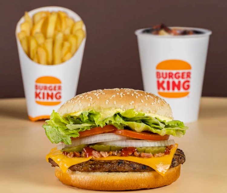 Burger King enfrenta processo nos EUA pelo tamanho do lanche Whopper