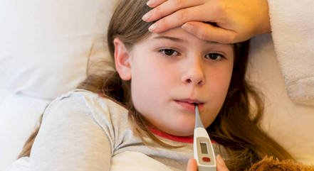 Assim como a China, França entra em alerta após aumento dos casos de pneumonia em crianças