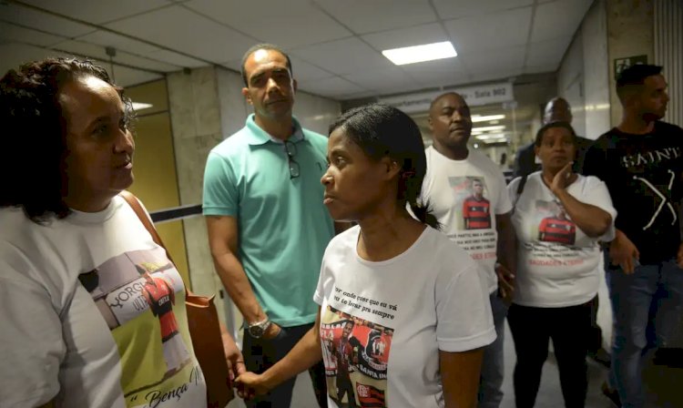 Flamengo terá que indenizar família de vítima do incêndio no Ninho