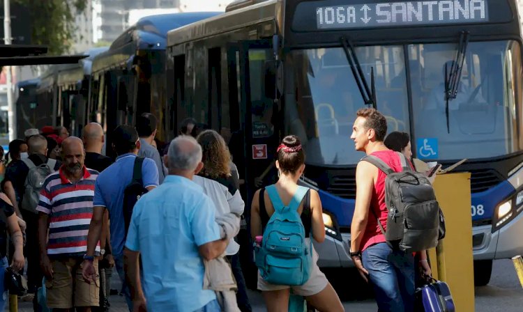 Setor de serviços cresce 0,5? março para abril no país, revela IBGE