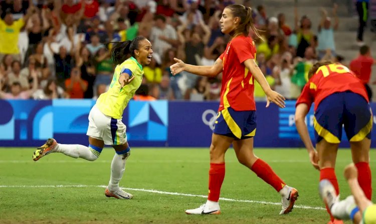 Brasil derrota Espanha e garante lugar na final do futebol feminino