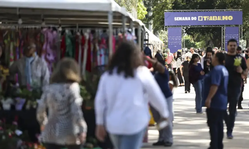 Desemprego no trimestre cai para menor taxa da série histórica