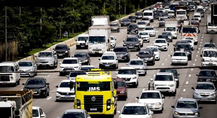 Prefeitura de SP suspende rodízio de carros no Natal e no Ano-Novo